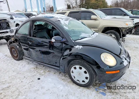 2010 Volkswagen New Beetle z USA, uszkodzony, nr VIN 3VWPG3AGXAM036281